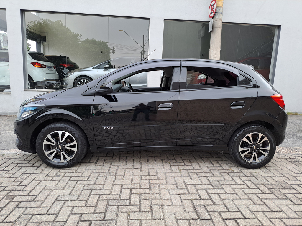 Chevrolet Onix 2014