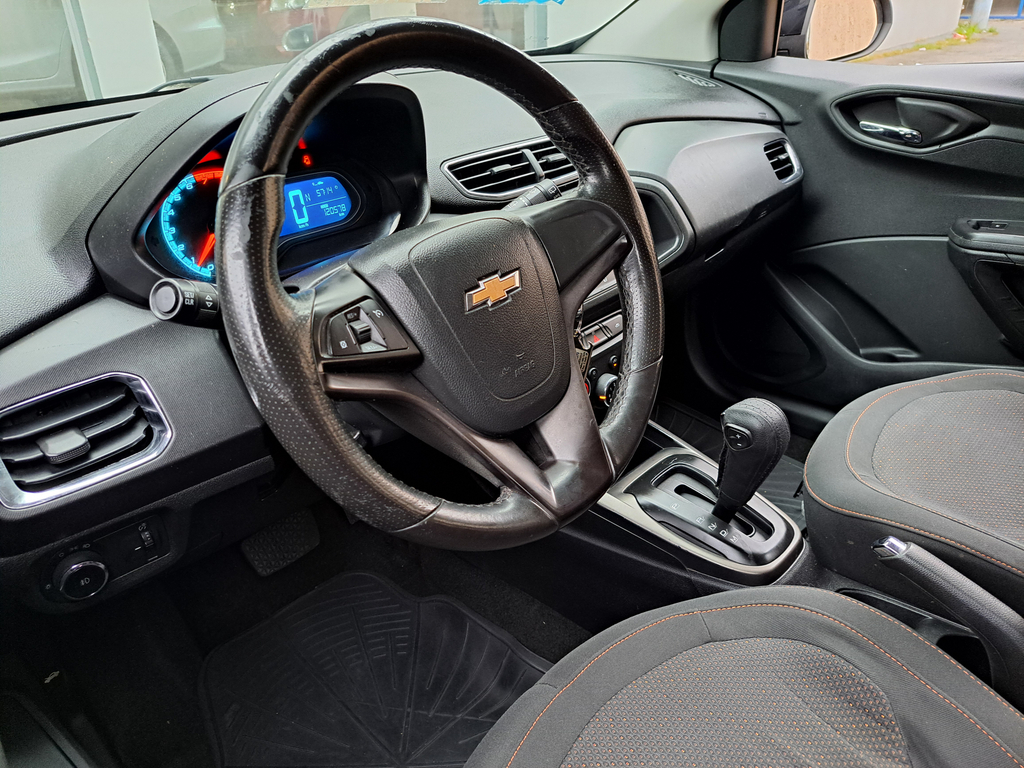 Chevrolet Onix 2014
