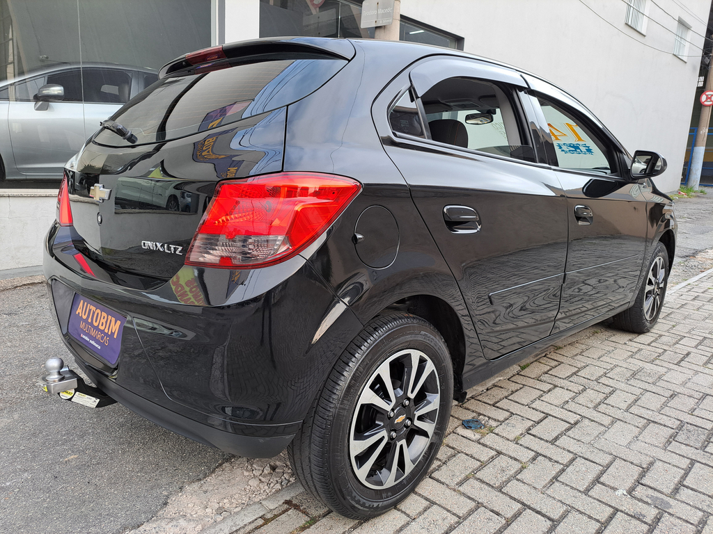 Chevrolet Onix 2014