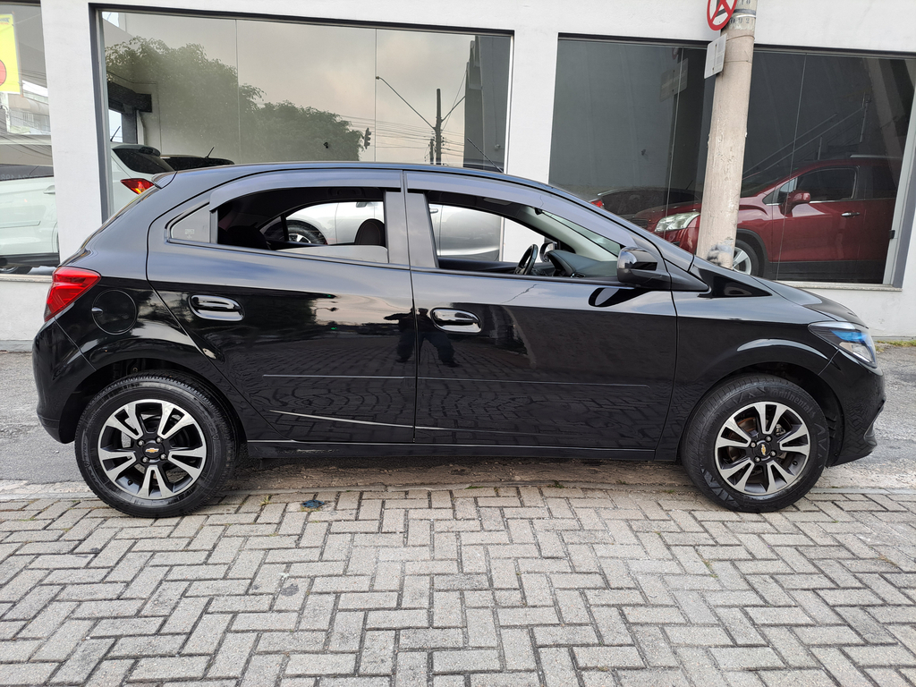 Chevrolet Onix 2014