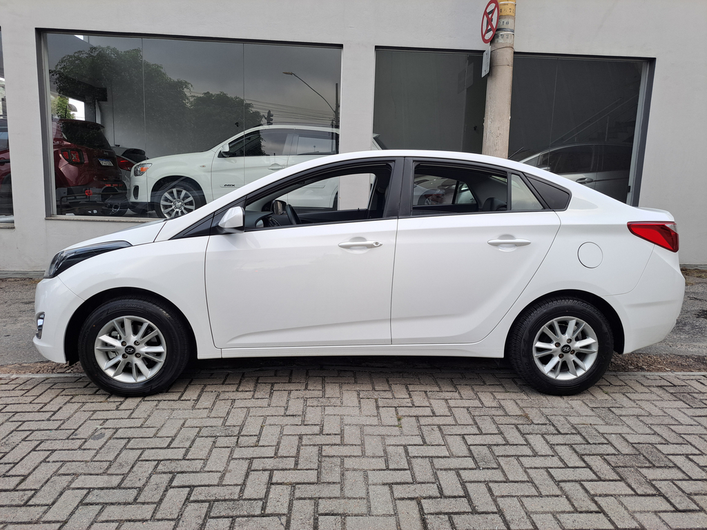 Hyundai HB20S 2015