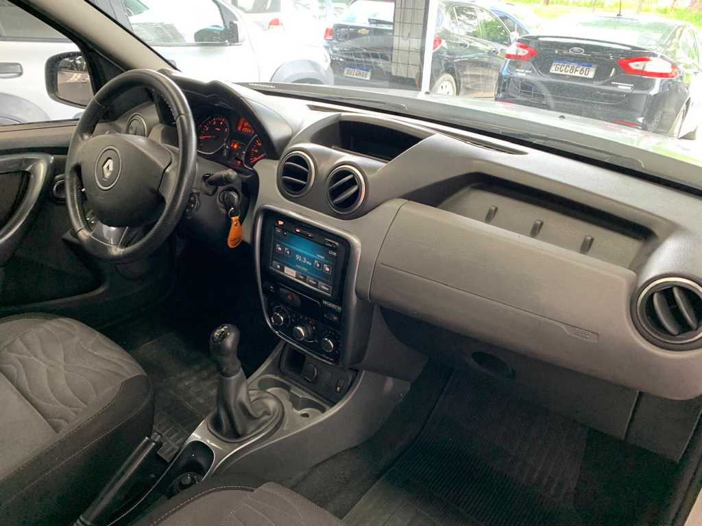 Renault Duster Prata