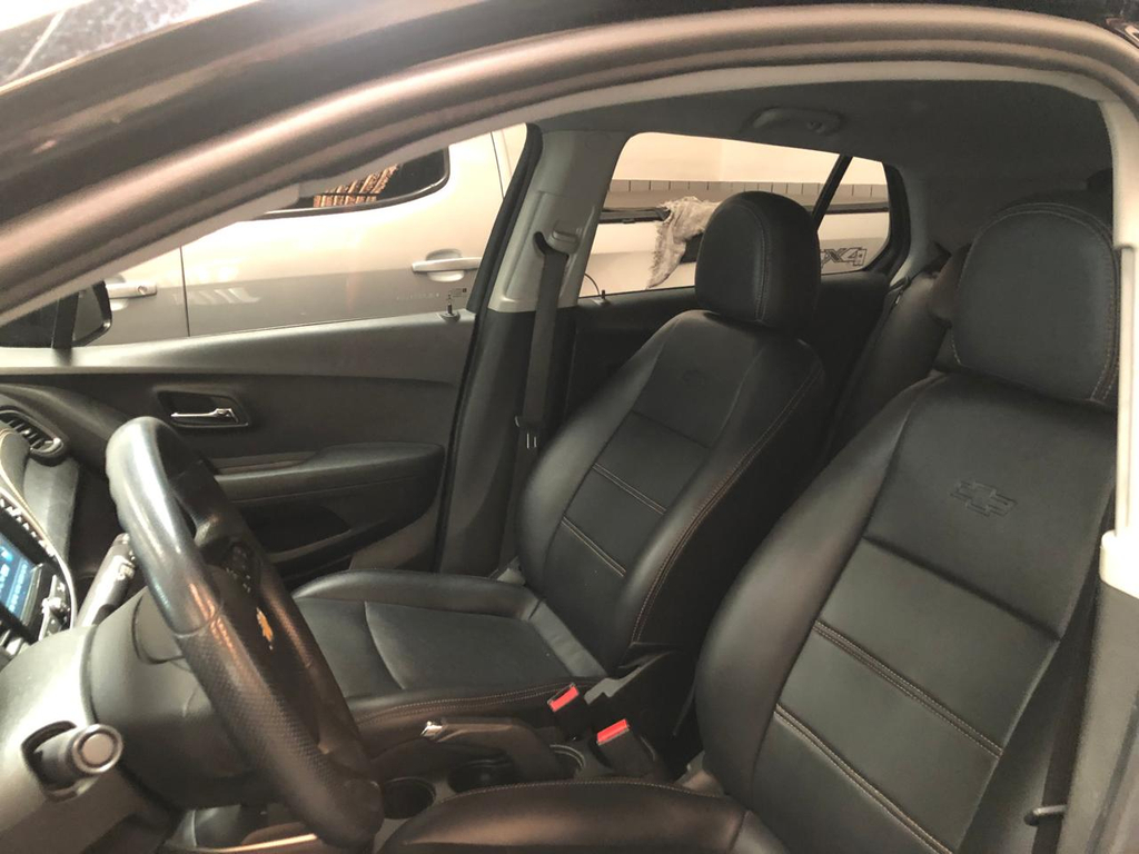 Chevrolet Tracker Preto