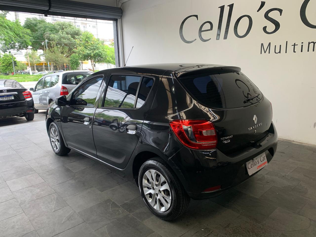 Renault Sandero Preto