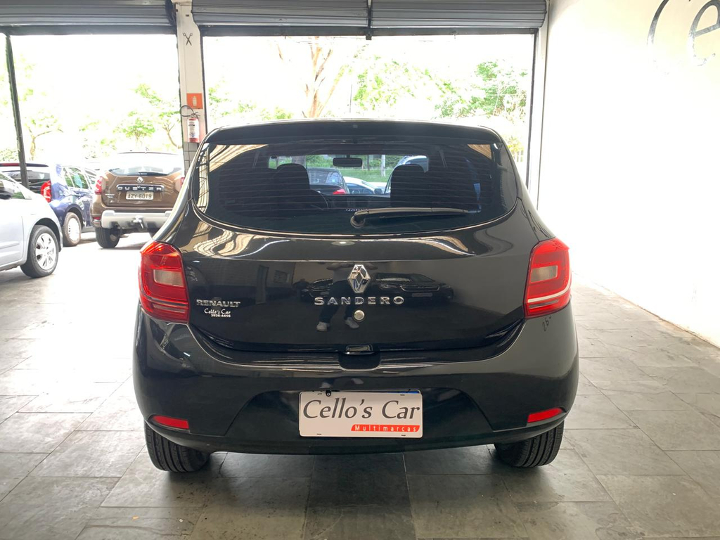 Renault Sandero Preto