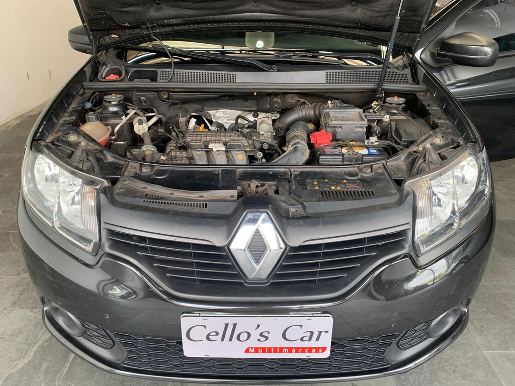 Renault Sandero Preto