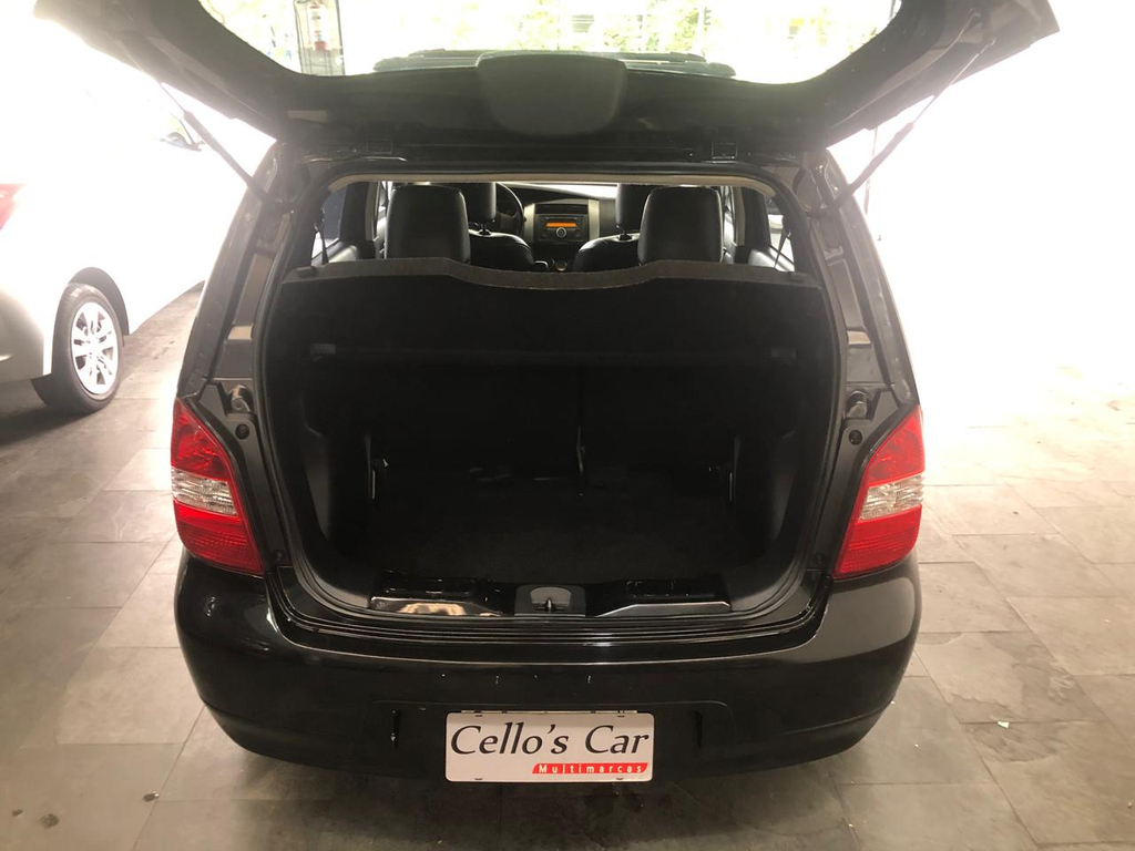 Nissan Livina Preto