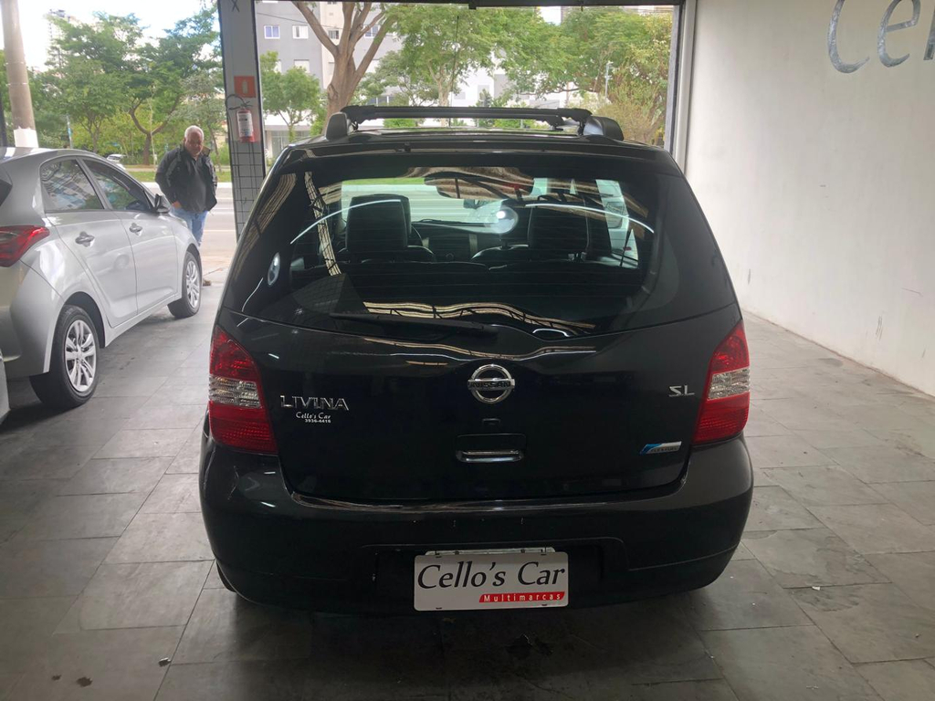 Nissan Livina Preto