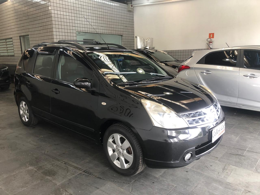 Nissan Livina Preto