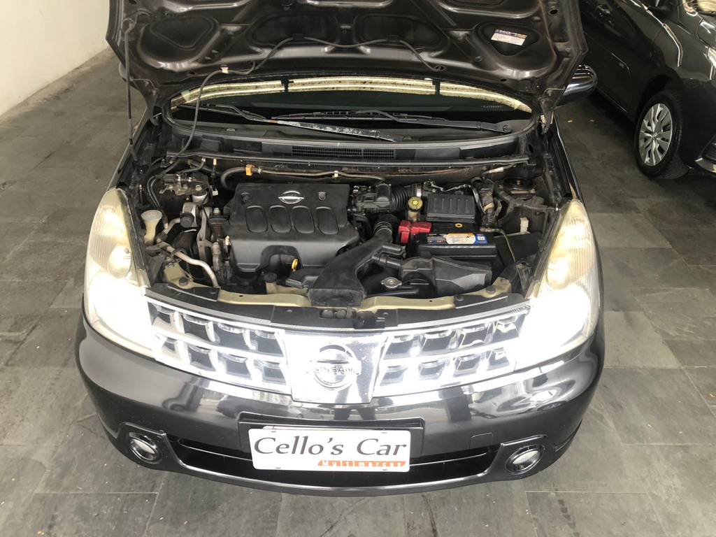 Nissan Livina Preto