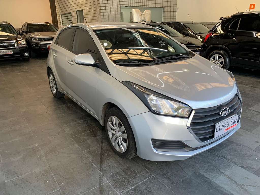 Hyundai HB20 Prata