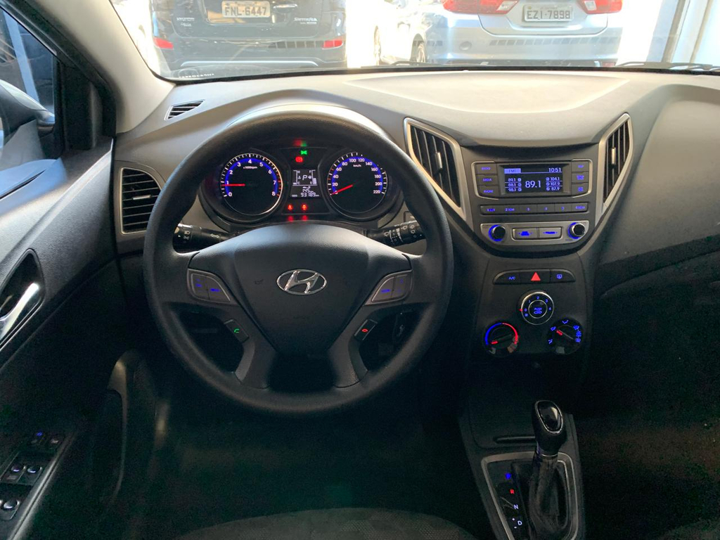 Hyundai HB20 Prata