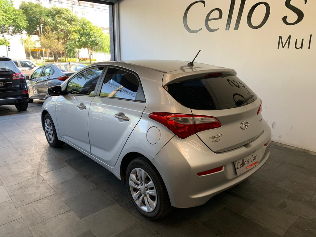Hyundai HB20 Prata
