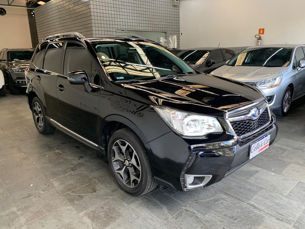 Subaru Forester Preto