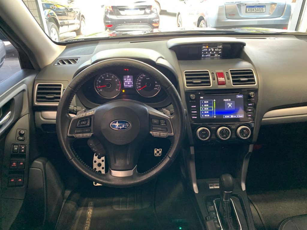Subaru Forester Preto