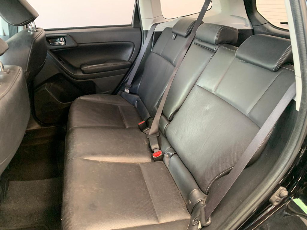 Subaru Forester Preto