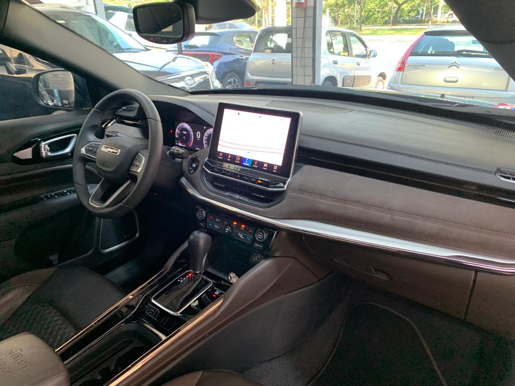 Jeep Commander Cinza