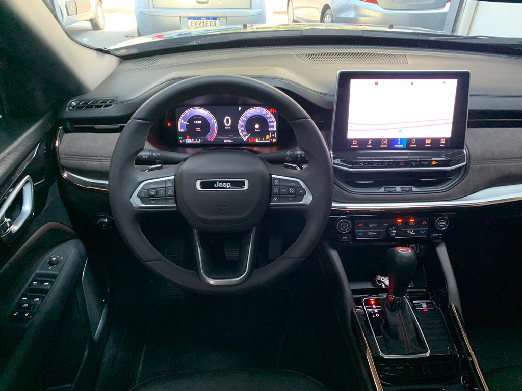 Jeep Commander Cinza