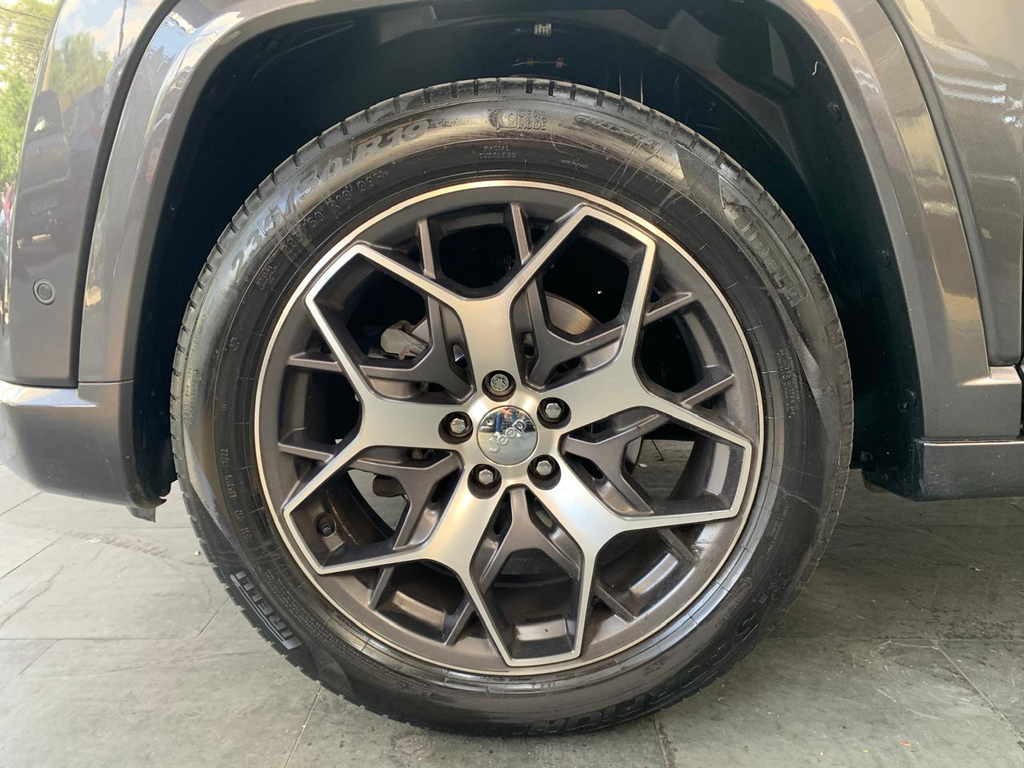 Jeep Commander Cinza