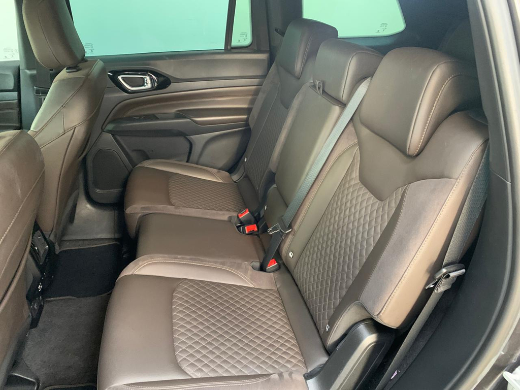 Jeep Commander Cinza