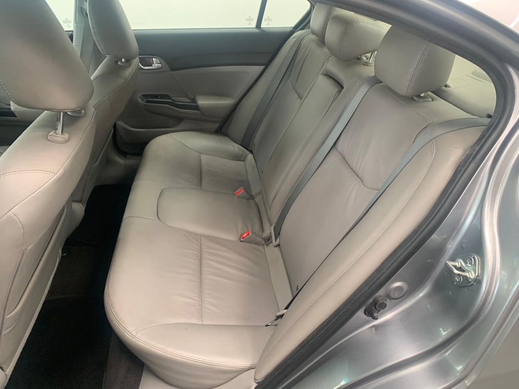 Honda Civic Cinza