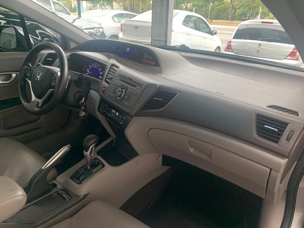 Honda Civic Cinza