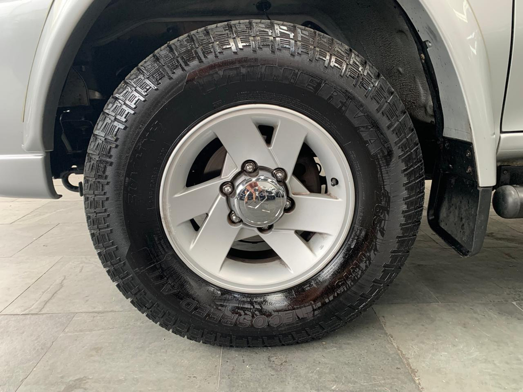 Mitsubishi Pajero Sport Prata