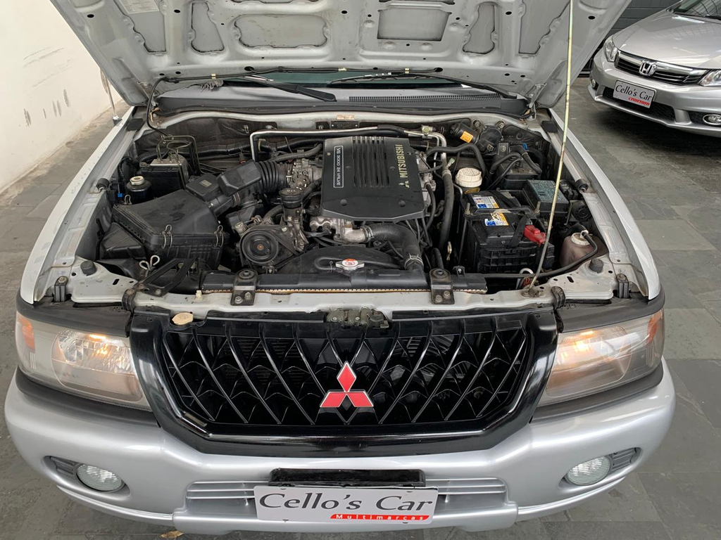 Mitsubishi Pajero Sport Prata