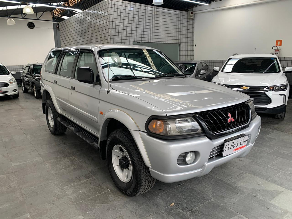 Mitsubishi Pajero Sport Prata
