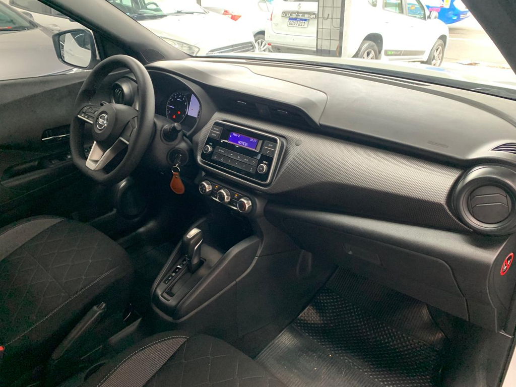 Nissan Kicks Branco