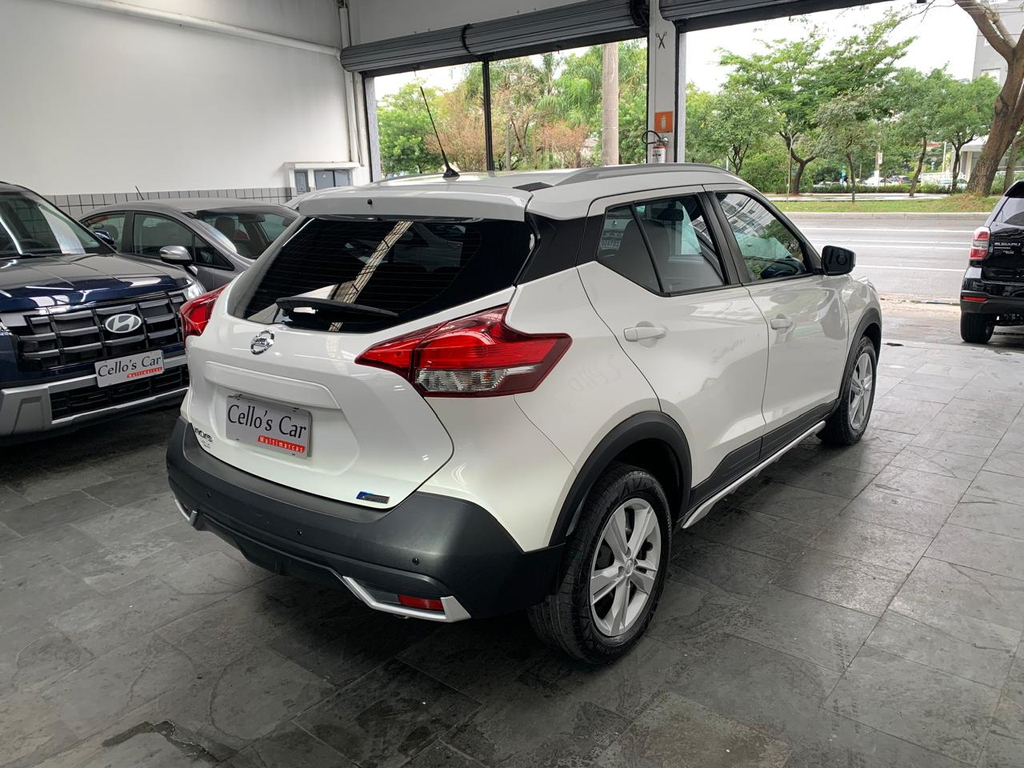 Nissan Kicks Branco