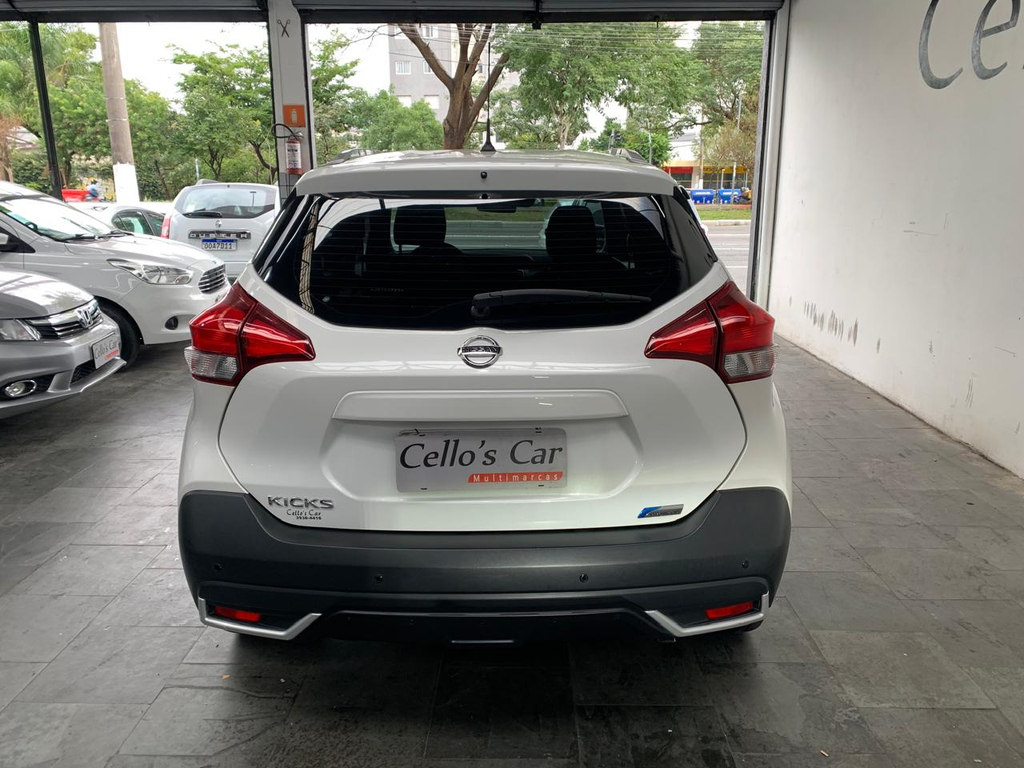 Nissan Kicks Branco
