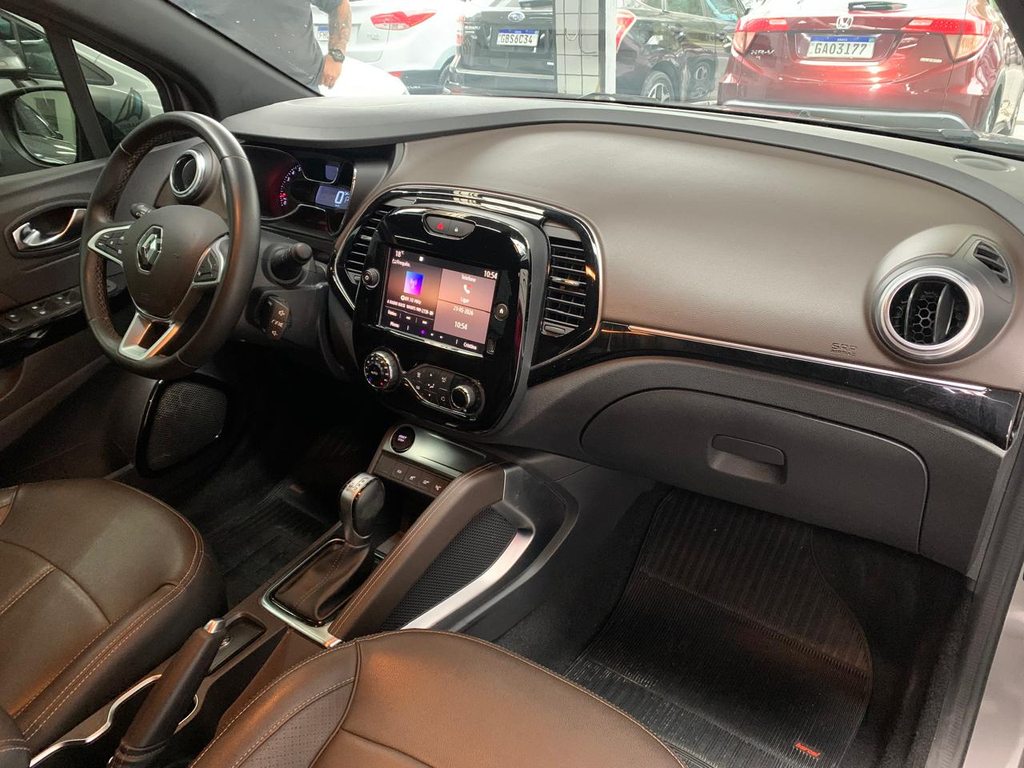 Renault Captur Cinza
