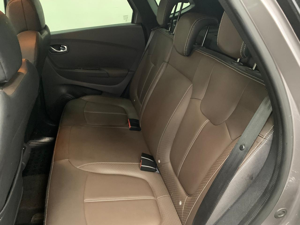 Renault Captur Cinza
