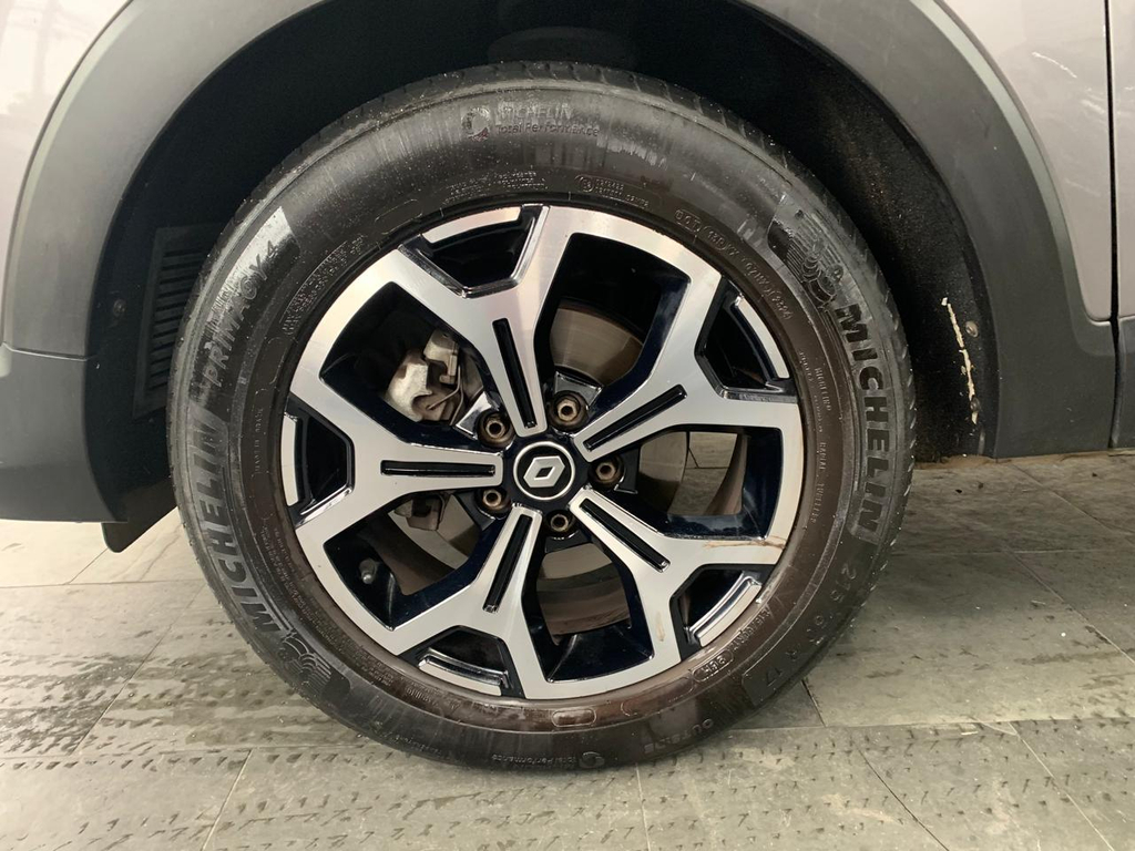 Renault Captur Cinza