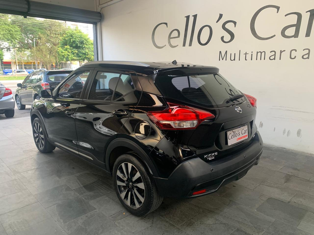 Nissan Kicks Preto
