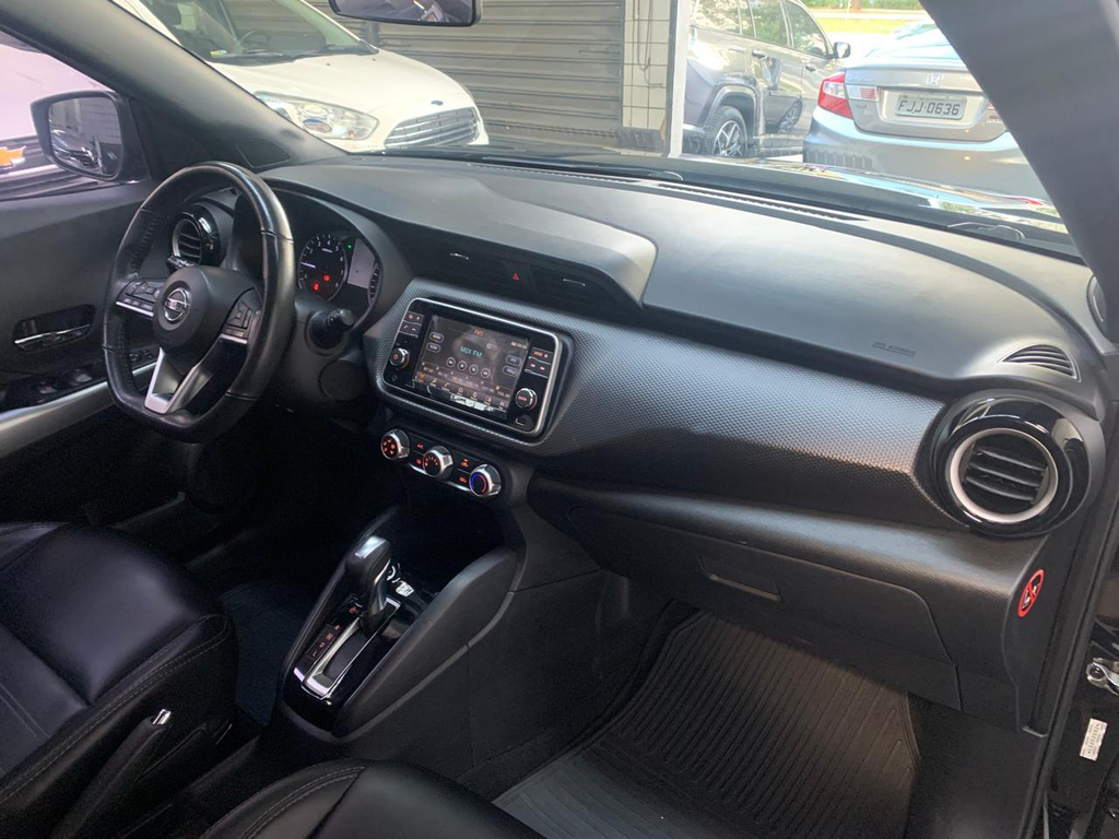 Nissan Kicks Preto