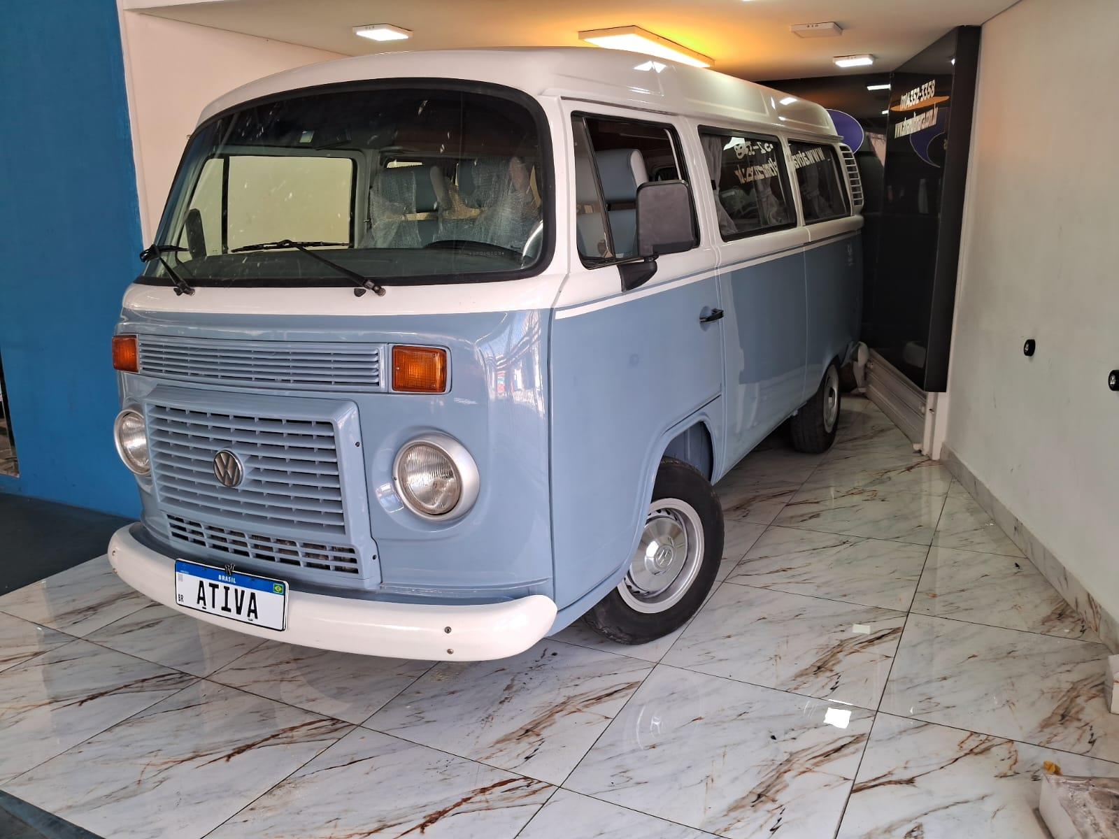 Volkswagen Kombi Branco