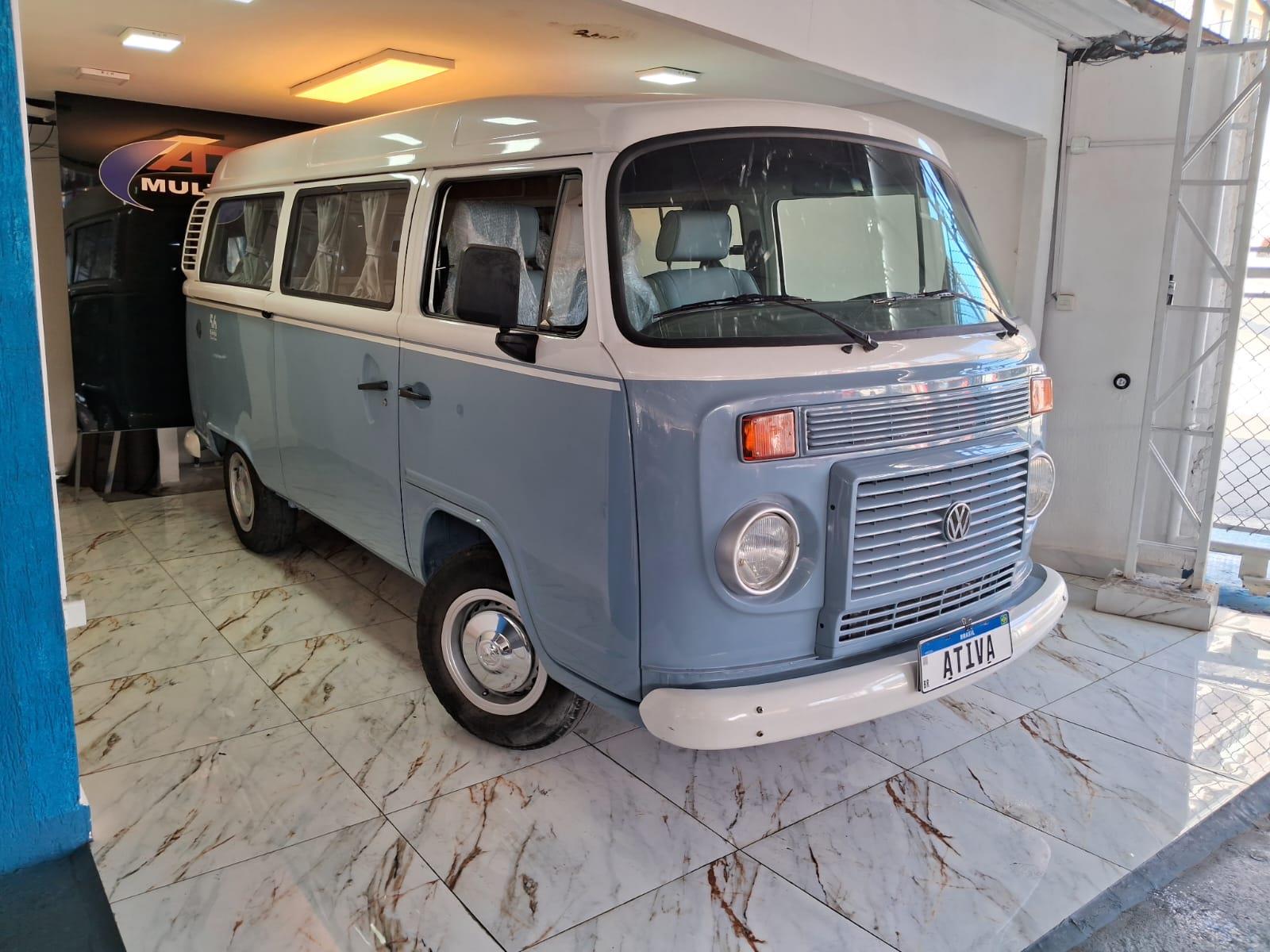 Volkswagen Kombi Branco