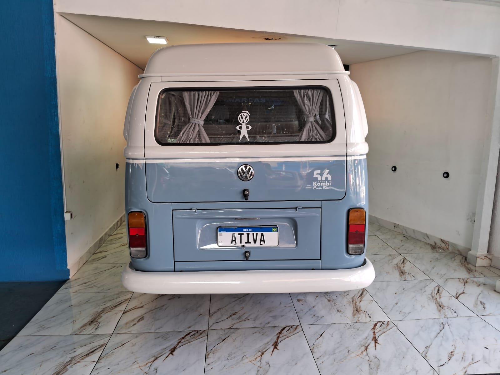 Volkswagen Kombi Branco