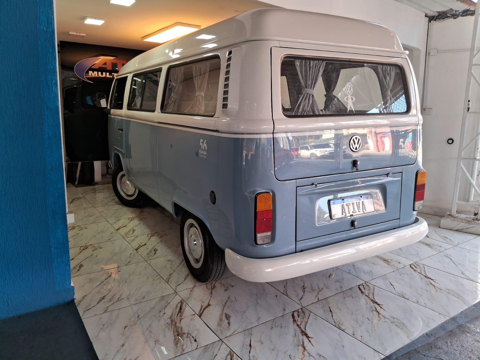 Volkswagen Kombi Branco