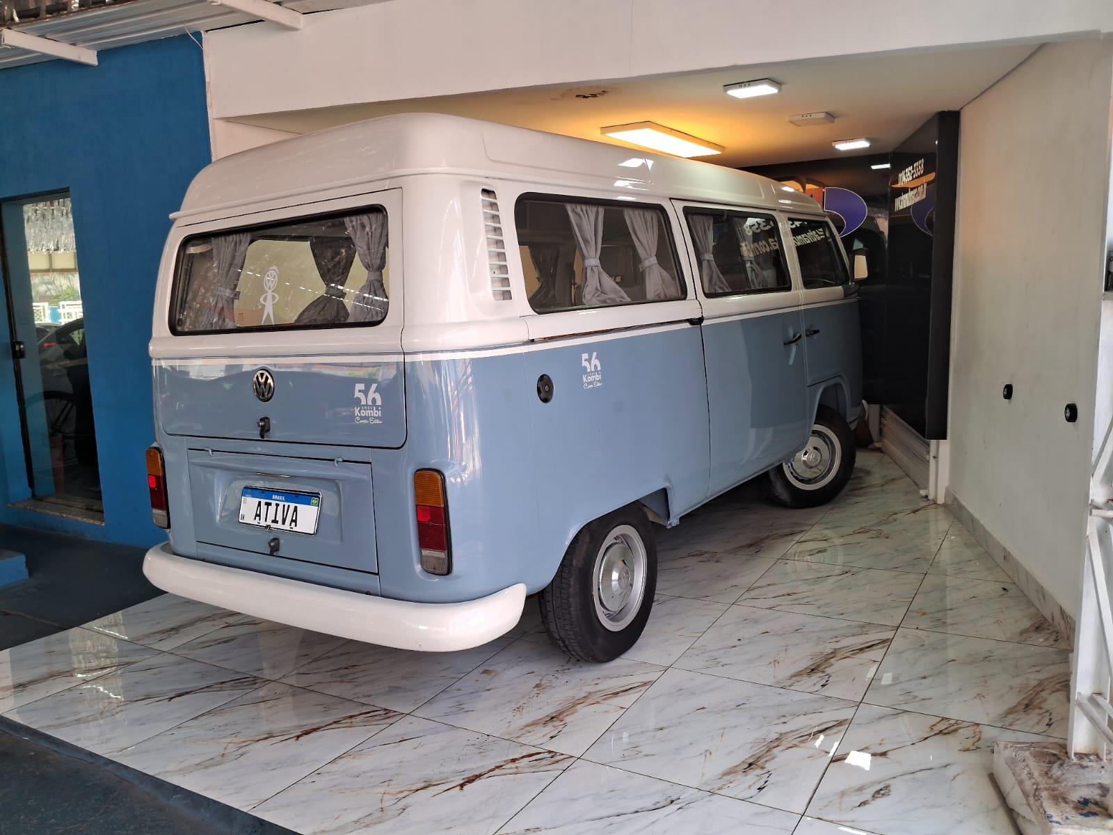 Volkswagen Kombi Branco