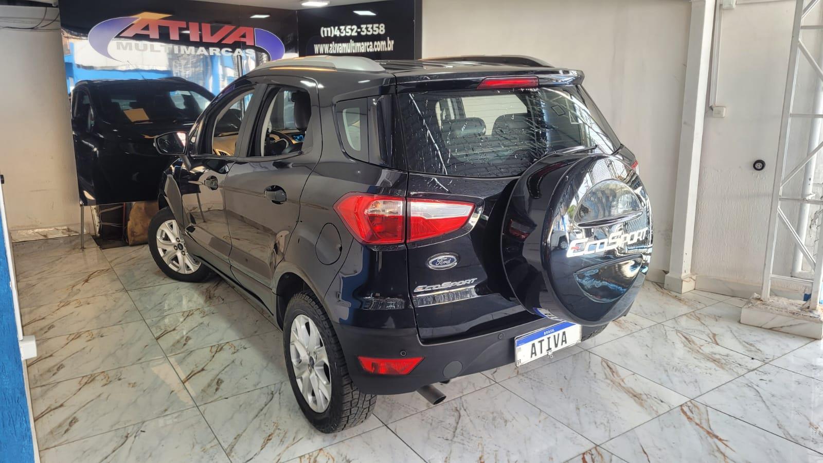 Ford EcoSport Preto