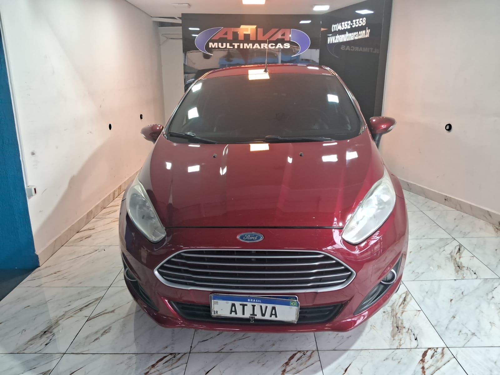 Ford New Fiesta Hatch Vermelho