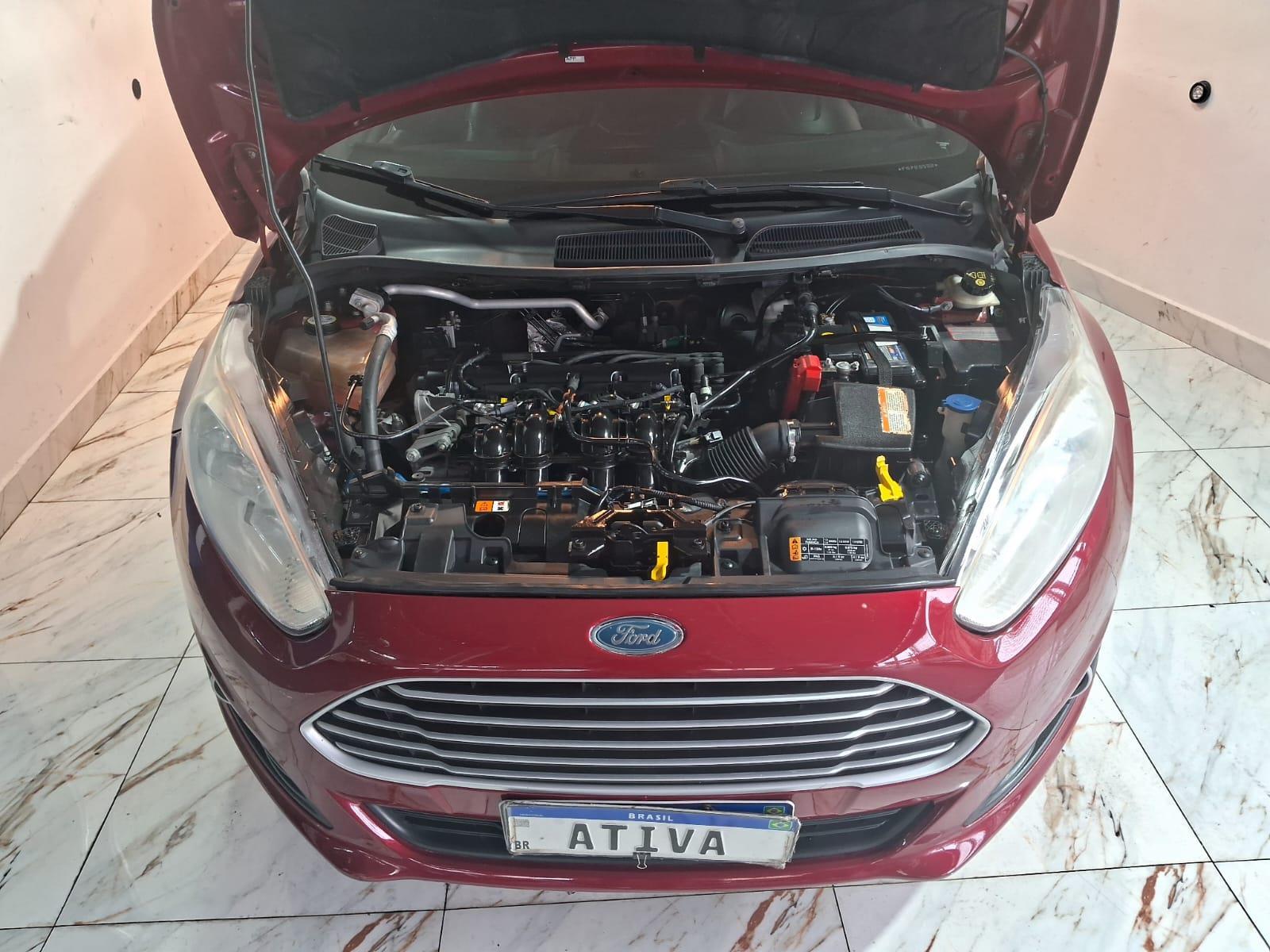 Ford New Fiesta Hatch Vermelho