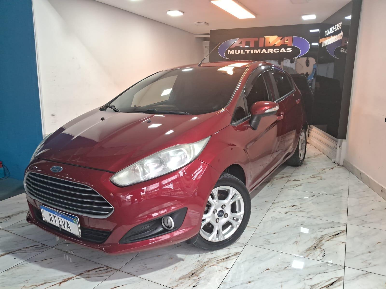 Ford New Fiesta Hatch Vermelho