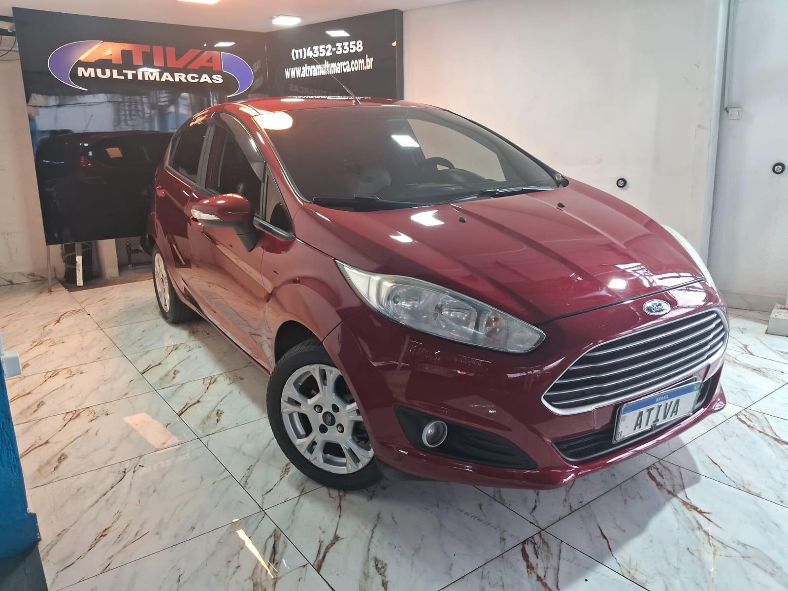 Ford New Fiesta Hatch Vermelho