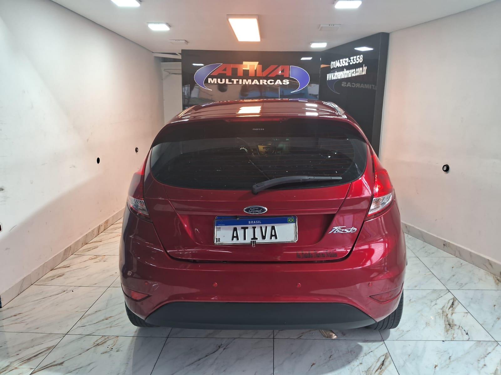 Ford New Fiesta Hatch Vermelho