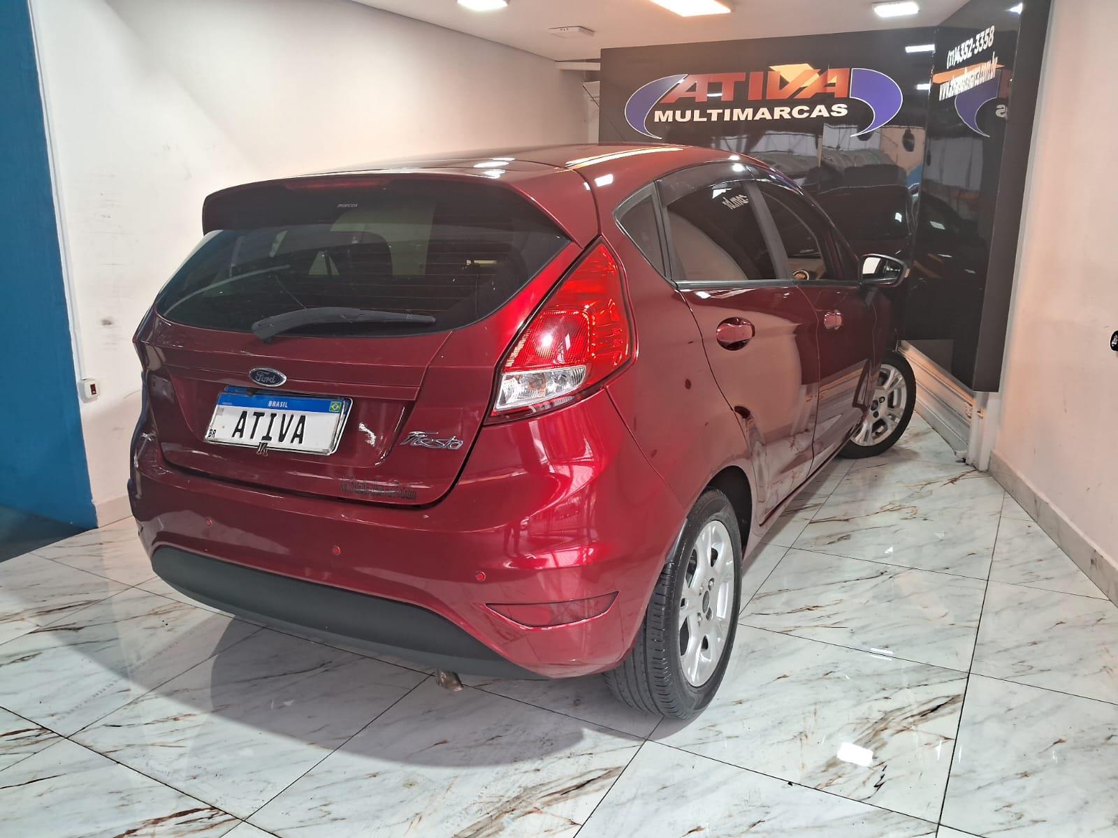 Ford New Fiesta Hatch Vermelho