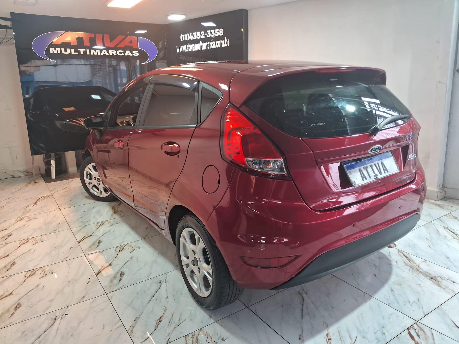 Ford New Fiesta Hatch Vermelho